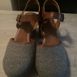 Women’s B.O.C. Size 8 blue and brown